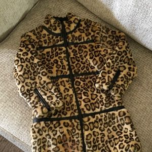 Girl’s Winter Coat Sz 5-6 (s)